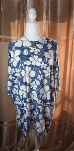 LuLaRoe  Print Shirt